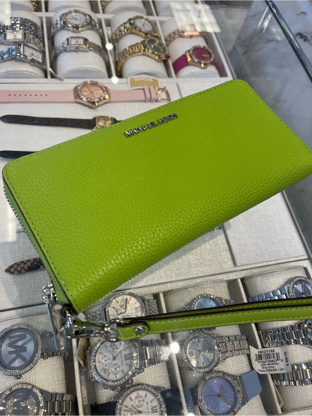Michael Kors Lg Pebbled Leather Continental Wallet Wristlet Phone Holder 
Lime
N - Picture 7 of 16